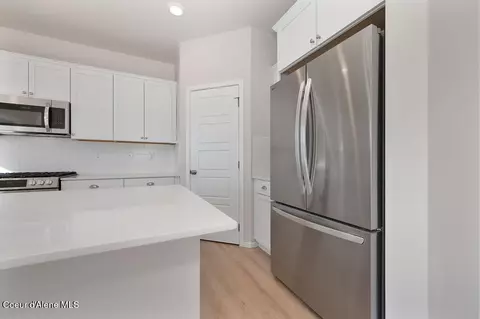 Kitchen - 2722 N Barton Loop, Post Falls, ID 83854 photo 6 of 7