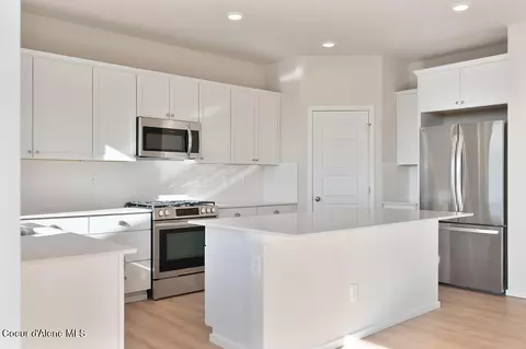 Kitchen - 2722 N Barton Loop, Post Falls, ID 83854 photo 7 of 7