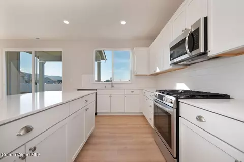 Kitchen - 2722 N Barton Loop, Post Falls, ID 83854 photo 5 of 7