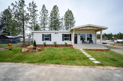 256 N 8th St, Priest River, ID 83856