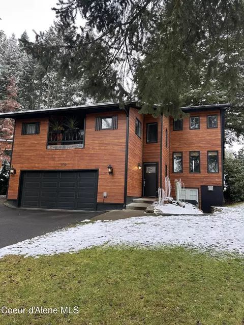 11719 N Avondale Loop, Hayden, ID 83835