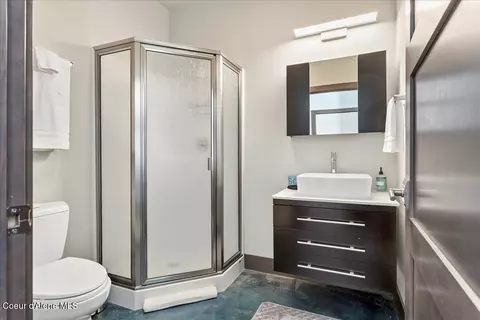 Bath - 26 Headwall Dr, Sandpoint, ID 83864 photo 1 of 5