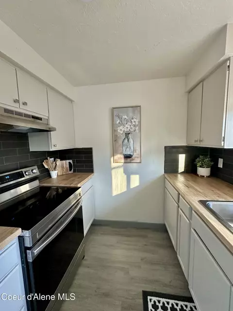Kitchen - 1506 E 1st Ave, Post Falls, ID 83854 photo 1 of 1