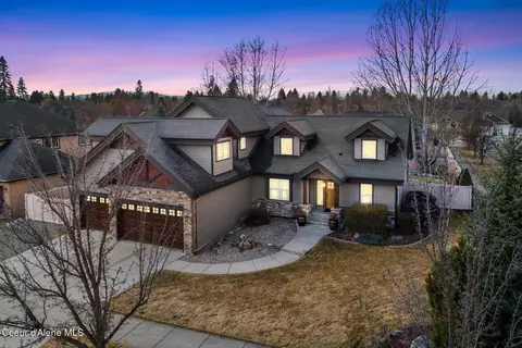 11189 N Cattle Dr, Hayden, ID 83835