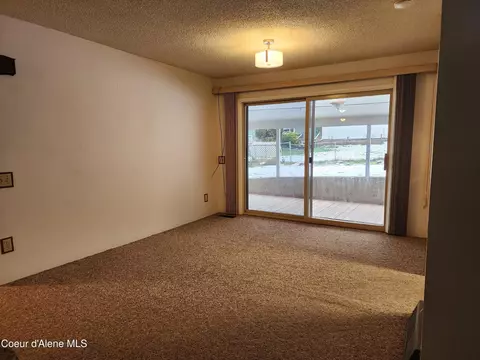Living - 109 Greenview Ter, Pinehurst, ID 83850 photo 2 of 2