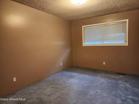 Bedroom - 109 Greenview Ter, Pinehurst, ID 83850 photo 2 of 6