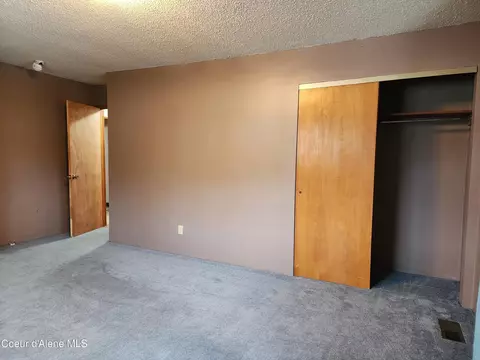 Bedroom - 109 Greenview Ter, Pinehurst, ID 83850 photo 3 of 6