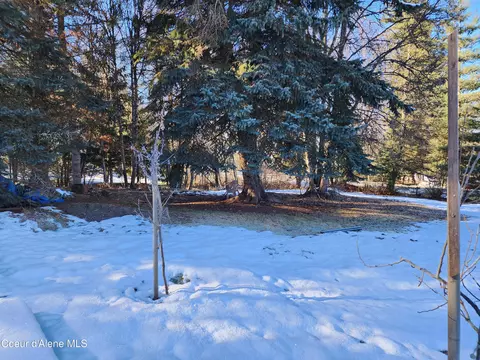 Exterior - 109 Greenview Ter, Pinehurst, ID 83850 photo 6 of 7
