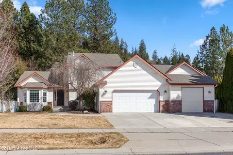 4404 N Huntercrest Dr, Coeur D'alene, ID 83815