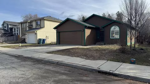 3136 N 10th Pl, Coeur D'alene, ID 83815