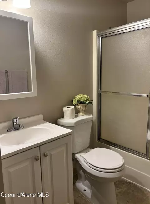 Bath - 107 E Willow Tree Ln, Hayden, ID 83835 photo 1 of 2