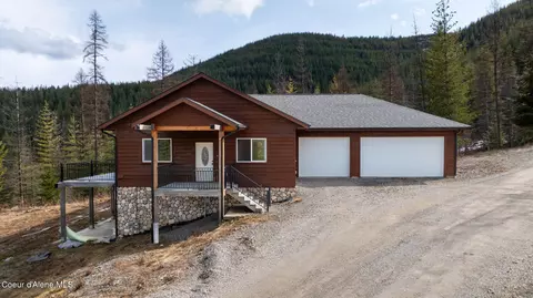 977 Upper Page Rd, Smelterville, ID 83868