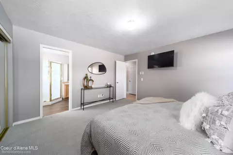 Bedroom - 840 E Cloverleaf Dr, Hayden, ID 83835 photo 2 of 5