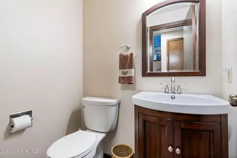 Bath - 14709 W Riverview Dr, Post Falls, ID 83854 photo 4 of 5