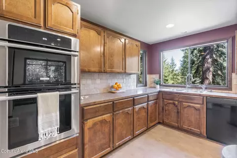 Kitchen - 14709 W Riverview Dr, Post Falls, ID 83854 photo 3 of 6