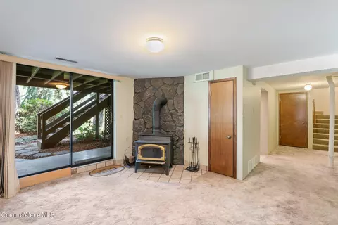 Living - 14709 W Riverview Dr, Post Falls, ID 83854 photo 5 of 5