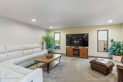 Living - 14709 W Riverview Dr, Post Falls, ID 83854 photo 1 of 5
