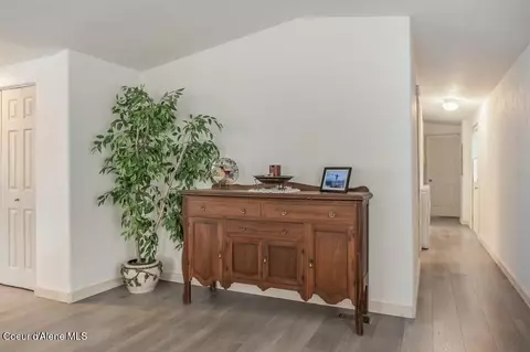 Entry Way - 64 Campbell Loop, Laclede, ID 83841 photo 1 of 6