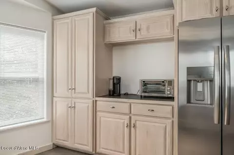 Kitchen - 64 Campbell Loop, Laclede, ID 83841 photo 3 of 7