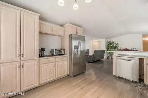 Kitchen - 64 Campbell Loop, Laclede, ID 83841 photo 6 of 7