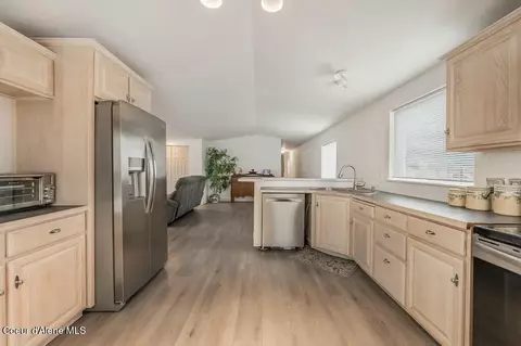 Kitchen - 64 Campbell Loop, Laclede, ID 83841 photo 5 of 7