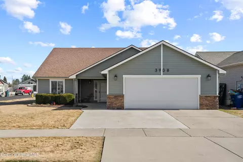 3908 N Pinnacle Ln, Post Falls, ID 83854