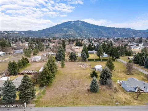 Nka Colfax St, Dalton Gardens, ID 83815