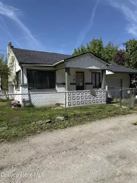 210 B St, Smelterville, ID 83868