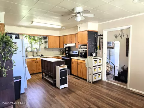 Kitchen - 610 E Ockert St, Oldtown, ID 83822 photo 2 of 3