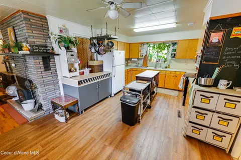 Kitchen - 610 E Ockert St, Oldtown, ID 83822 photo 1 of 3