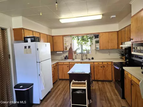 Kitchen - 610 E Ockert St, Oldtown, ID 83822 photo 3 of 3