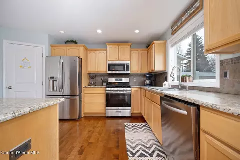 Kitchen - 1424 E Triumph, Post Falls, ID 83854 photo 4 of 6
