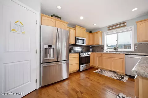 Kitchen - 1424 E Triumph, Post Falls, ID 83854 photo 5 of 6