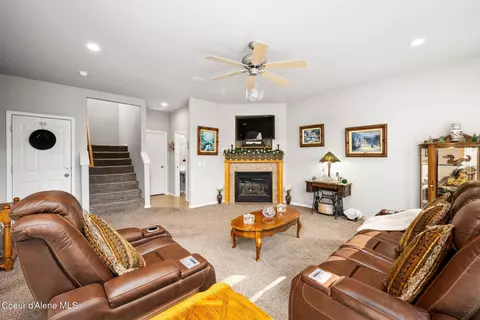 Living - 5628 E Shoreline Dr, Post Falls, ID 83854 photo 4 of 9