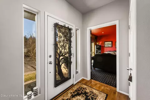 Entry Way - 5628 E Shoreline Dr, Post Falls, ID 83854 photo 1 of 2