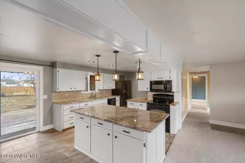 915 E Maple Ave, Post Falls, ID 83854 photo 12