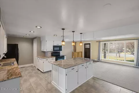 915 E Maple Ave, Post Falls, ID 83854 photo 11
