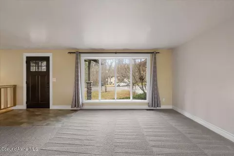 915 E Maple Ave, Post Falls, ID 83854 photo 9