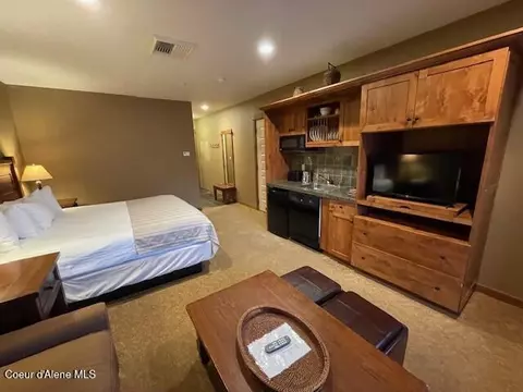 150 Morning Star Dr #477, Kellogg, ID 83837