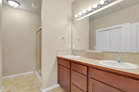 Bath - 518 Parker Dr, Colbert, WA 99005 photo 5 of 8