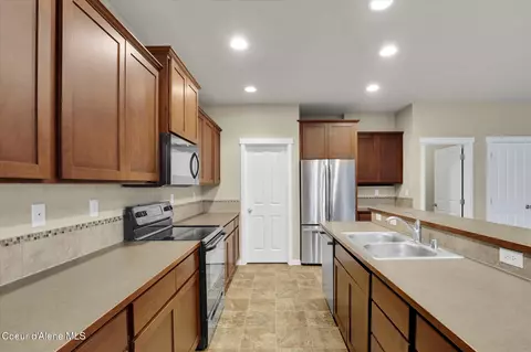 Kitchen - 518 Parker Dr, Colbert, WA 99005 photo 1 of 5