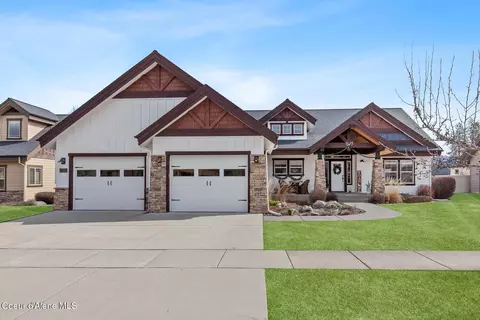 11118 N Rocking R Rd, Hayden, ID 83835