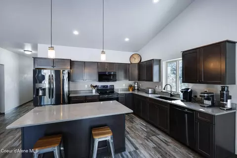 Kitchen - 195 Bumpy Way, Blanchard, ID 83804 photo 3 of 3