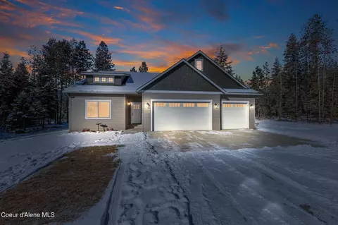 195 Bumpy Way, Blanchard, ID 83804