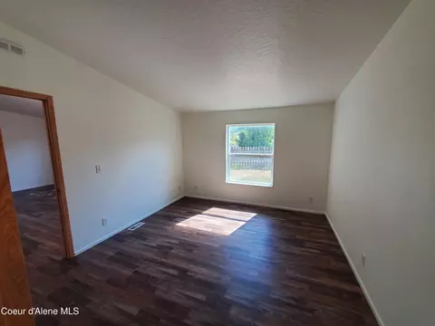 Living - 24 Krogseth Way, Naples, ID 83847 photo 5 of 5
