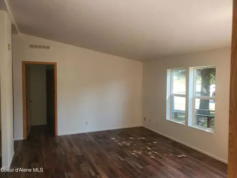 Living - 24 Krogseth Way, Naples, ID 83847 photo 4 of 5