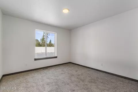 9080 W Cultivator Ave, Rathdrum, ID 83858