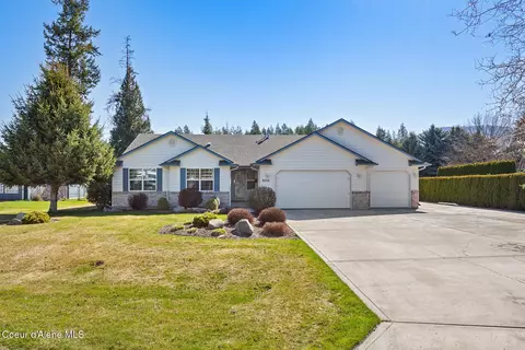 9034 N Finucane Dr, Hayden, ID 83835