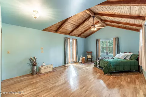 Bedroom - 5702 E Hooker Hill Rd, Hayden, ID 83835 photo 1 of 9