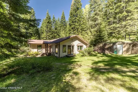Exterior - 5702 E Hooker Hill Rd, Hayden, ID 83835 photo 4 of 9